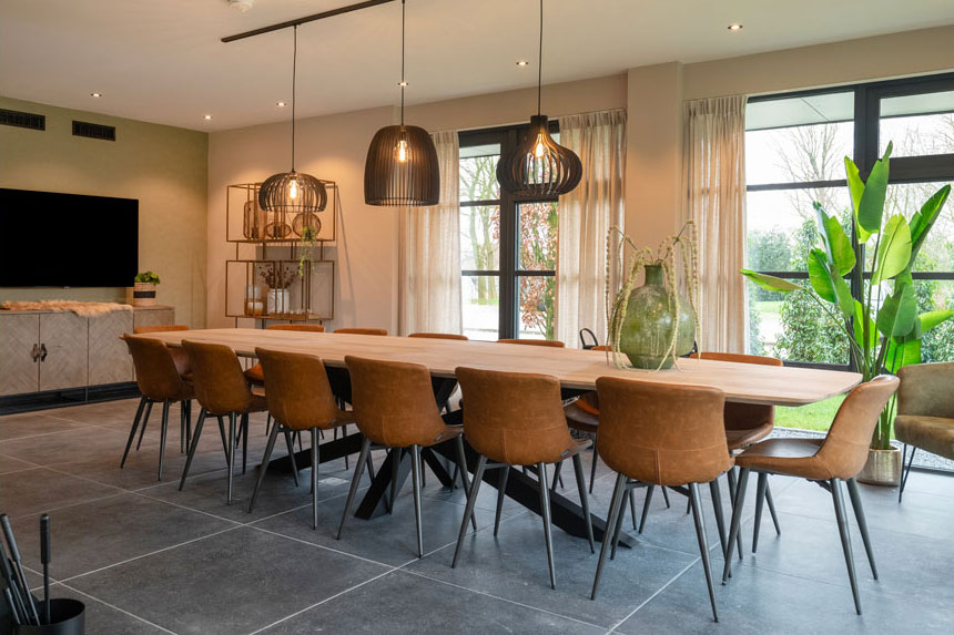 eettafel-myvaya-villa zakelijke villa huren vergaderingen